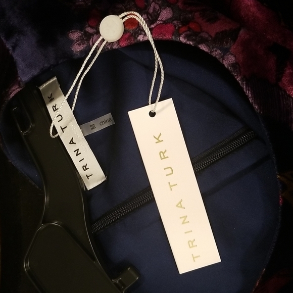 💕TRINA TURK💕 Astral Top ~ Velvet Abstract Floral Long Sleeve Bell Sleeve M NWT - Picture 11 of 13